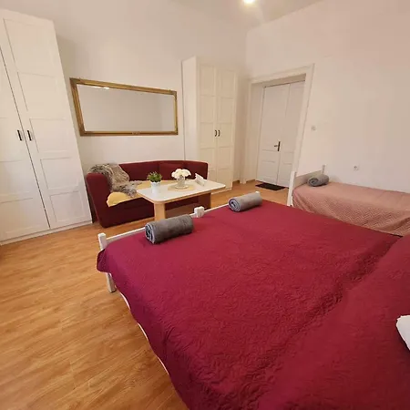 Apartamento Atraktivan Stan U Blizini Pulske Arene !!