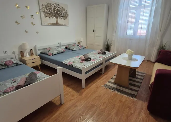 Apartment Arena - Atraktivan Stan!!! Pula